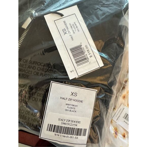 NWT WeWoreWhat cropped black 1/2 zip hoodie. Size XS - Picture 5 of 5